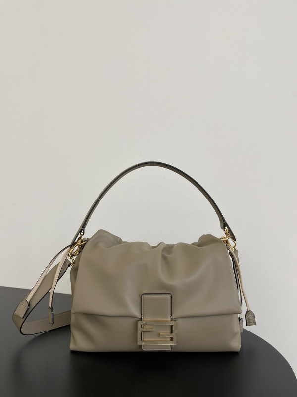 (image for) FENDI Mamma Baguette