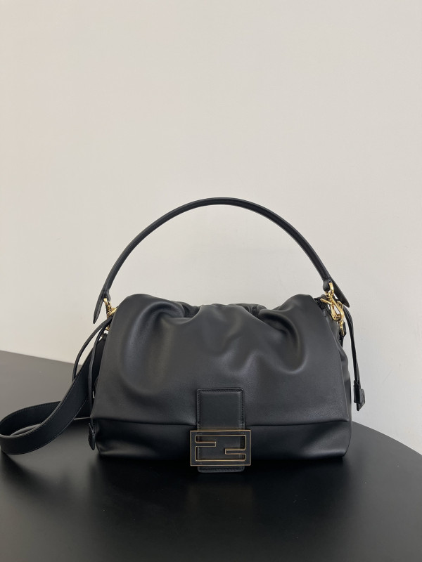 (image for) FENDI Mamma Baguette