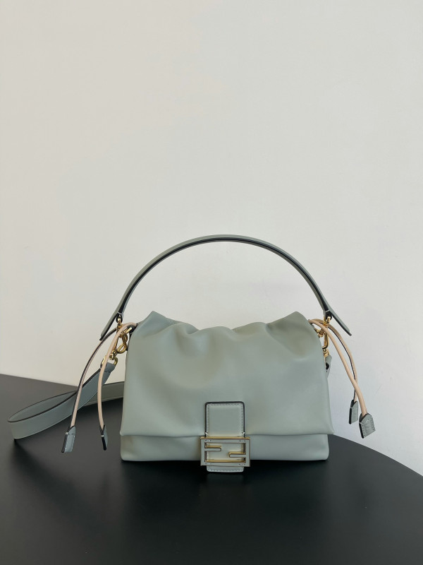 (image for) FENDI Mamma Baguette