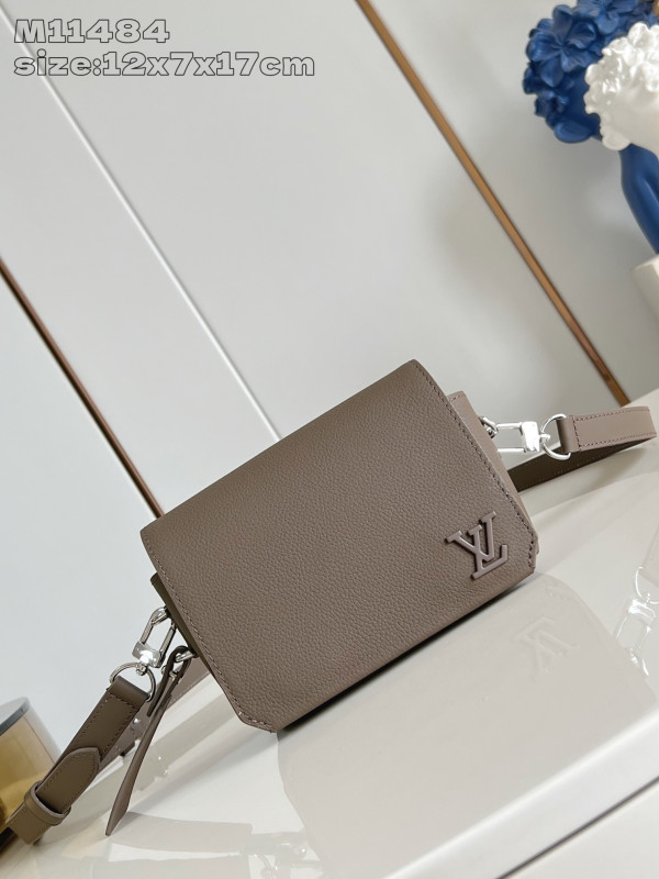 (image for) LOUIS VUITTON Fastline Wearable Wallet