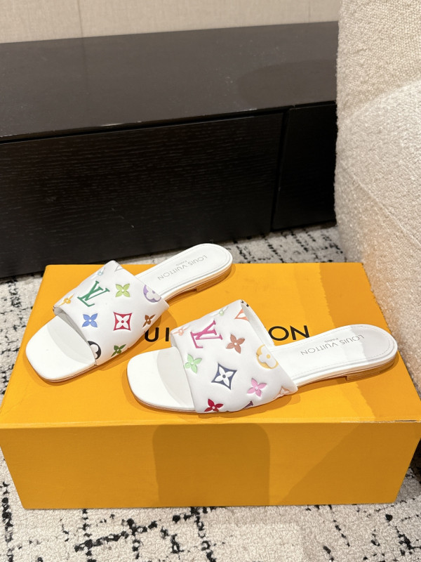 (image for) LOUIS VUITTON SLIPPERS