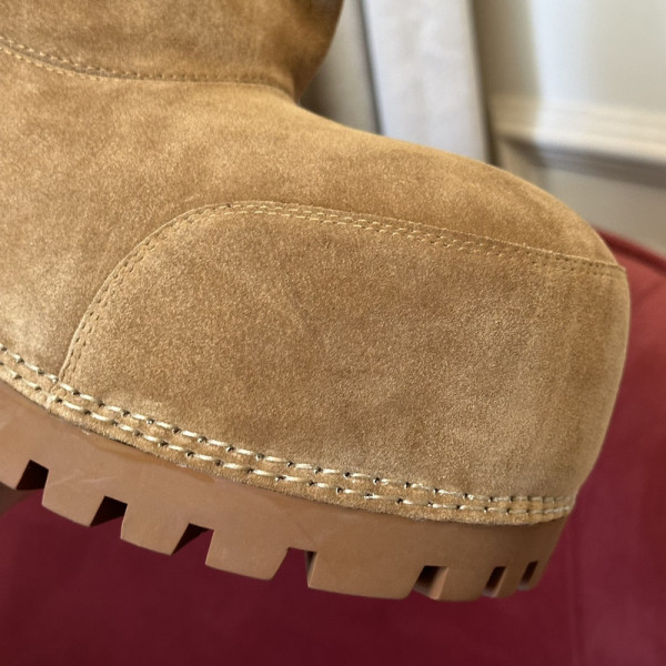 Balenciaga Alaska Faux-Fur Low Boots [C216B-020301] CELINE CHANEL ACCESSORIES LOEWE SHOES LOUIS VUITTON DIRO YSL OTHER BRAND HANDBAGS BALENCIAGA BOTTEGA VENETA GOYARD HERMES BURBERRY VALENTINO GUCCI FENDI MIUMIU CHLOE PRADA BVLGARI SUITCASE NEW ARRIVAL 