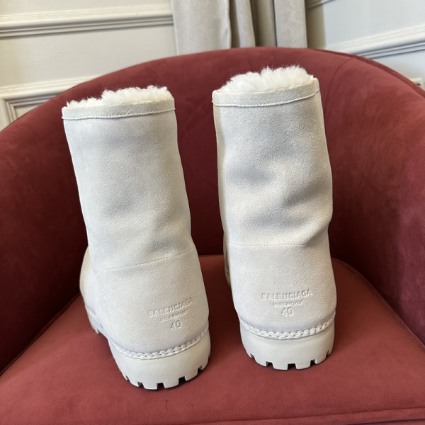 Balenciaga Alaska Faux-Fur Low Boots [C216B-015951] CELINE CHANEL ACCESSORIES LOEWE SHOES LOUIS VUITTON DIRO YSL OTHER BRAND HANDBAGS BALENCIAGA BOTTEGA VENETA GOYARD HERMES BURBERRY VALENTINO GUCCI FENDI MIUMIU CHLOE PRADA BVLGARI SUITCASE NEW ARRIVAL 