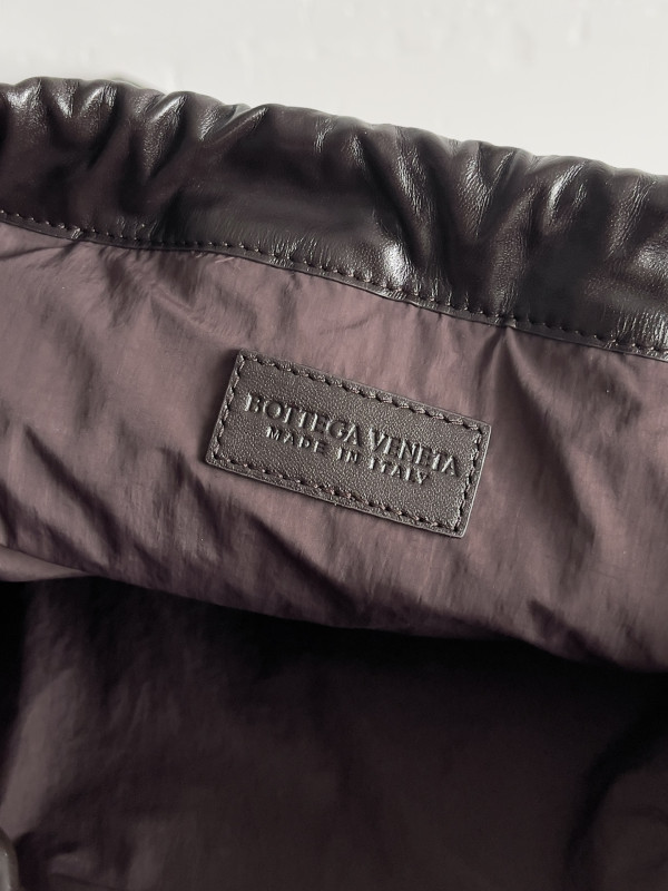 BOTTEGA VENETA Medium Dustbag [796728-3] CELINE CHANEL ACCESSORIES LOEWE SHOES LOUIS VUITTON DIRO YSL OTHER BRAND HANDBAGS BALENCIAGA BOTTEGA VENETA GOYARD HERMES BURBERRY VALENTINO GUCCI FENDI MIUMIU CHLOE PRADA BVLGARI SUITCASE NEW ARRIVAL 