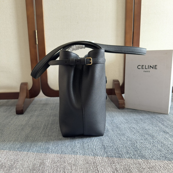 CELIN* SMALL CABAS ANA?S CUIR TRIOMPHE-28x24x12CM [118233-2] CELINE CHANEL ACCESSORIES LOEWE SHOES LOUIS VUITTON DIRO YSL OTHER BRAND HANDBAGS BALENCIAGA BOTTEGA VENETA GOYARD HERMES BURBERRY VALENTINO GUCCI FENDI MIUMIU CHLOE PRADA BVLGARI SUITCASE NEW ARRIVAL 