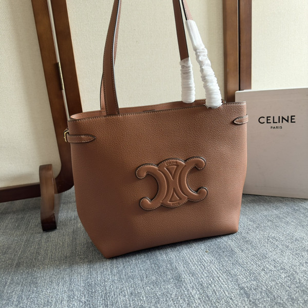 CELIN* SMALL CABAS ANA?S CUIR TRIOMPHE-28x24x12CM [118233] CELINE CHANEL ACCESSORIES LOEWE SHOES LOUIS VUITTON DIRO YSL OTHER BRAND HANDBAGS BALENCIAGA BOTTEGA VENETA GOYARD HERMES BURBERRY VALENTINO GUCCI FENDI MIUMIU CHLOE PRADA BVLGARI SUITCASE NEW ARRIVAL 