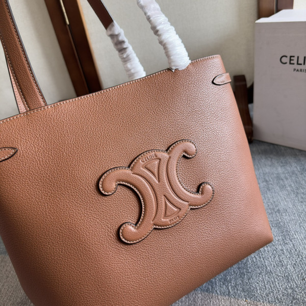 CELIN* SMALL CABAS ANA?S CUIR TRIOMPHE-28x24x12CM [118233] CELINE CHANEL ACCESSORIES LOEWE SHOES LOUIS VUITTON DIRO YSL OTHER BRAND HANDBAGS BALENCIAGA BOTTEGA VENETA GOYARD HERMES BURBERRY VALENTINO GUCCI FENDI MIUMIU CHLOE PRADA BVLGARI SUITCASE NEW ARRIVAL 