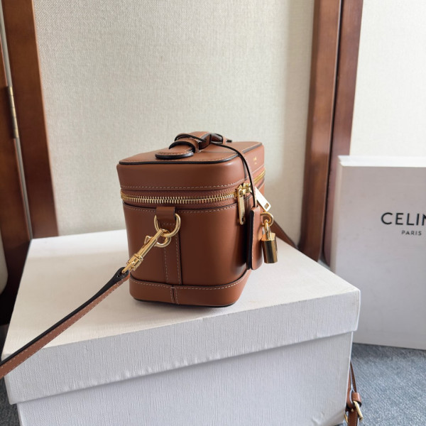 CELIN* VANITY - 18x12x18cm [119463-2] CELINE CHANEL ACCESSORIES LOEWE SHOES LOUIS VUITTON DIRO YSL OTHER BRAND HANDBAGS BALENCIAGA BOTTEGA VENETA GOYARD HERMES BURBERRY VALENTINO GUCCI FENDI MIUMIU CHLOE PRADA BVLGARI SUITCASE NEW ARRIVAL 