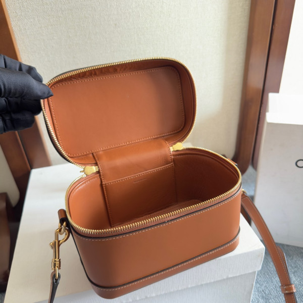 CELIN* VANITY - 18x12x18cm [119463-2] CELINE CHANEL ACCESSORIES LOEWE SHOES LOUIS VUITTON DIRO YSL OTHER BRAND HANDBAGS BALENCIAGA BOTTEGA VENETA GOYARD HERMES BURBERRY VALENTINO GUCCI FENDI MIUMIU CHLOE PRADA BVLGARI SUITCASE NEW ARRIVAL 