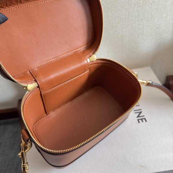 CELIN* VANITY - 18x12x18cm [119463-2] CELINE CHANEL ACCESSORIES LOEWE SHOES LOUIS VUITTON DIRO YSL OTHER BRAND HANDBAGS BALENCIAGA BOTTEGA VENETA GOYARD HERMES BURBERRY VALENTINO GUCCI FENDI MIUMIU CHLOE PRADA BVLGARI SUITCASE NEW ARRIVAL 