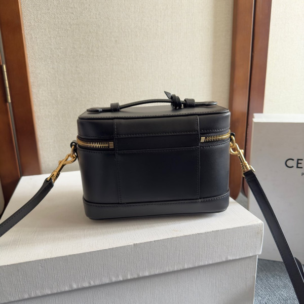 CELIN* VANITY - 18x12x18cm [119463] CELINE CHANEL ACCESSORIES LOEWE SHOES LOUIS VUITTON DIRO YSL OTHER BRAND HANDBAGS BALENCIAGA BOTTEGA VENETA GOYARD HERMES BURBERRY VALENTINO GUCCI FENDI MIUMIU CHLOE PRADA BVLGARI SUITCASE NEW ARRIVAL 