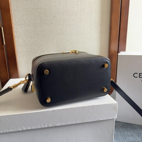 CELIN* VANITY - 18x12x18cm [119463] CELINE CHANEL ACCESSORIES LOEWE SHOES LOUIS VUITTON DIRO YSL OTHER BRAND HANDBAGS BALENCIAGA BOTTEGA VENETA GOYARD HERMES BURBERRY VALENTINO GUCCI FENDI MIUMIU CHLOE PRADA BVLGARI SUITCASE NEW ARRIVAL 