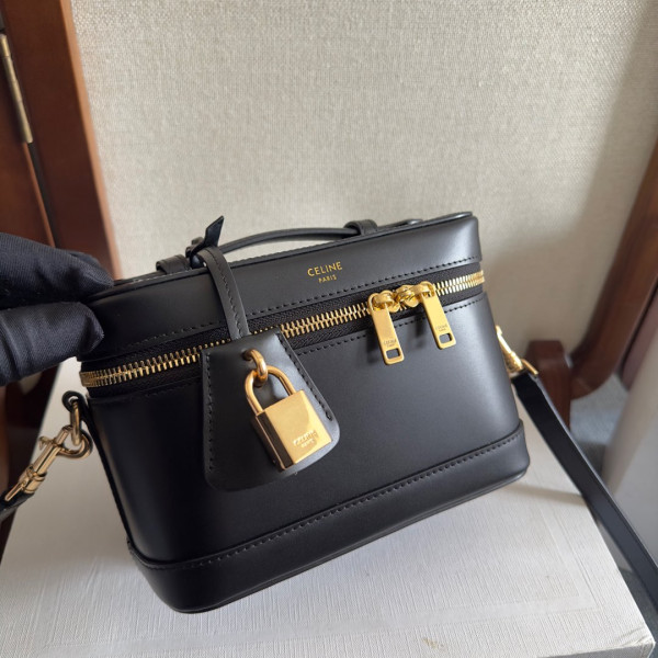 CELIN* VANITY - 18x12x18cm [119463] CELINE CHANEL ACCESSORIES LOEWE SHOES LOUIS VUITTON DIRO YSL OTHER BRAND HANDBAGS BALENCIAGA BOTTEGA VENETA GOYARD HERMES BURBERRY VALENTINO GUCCI FENDI MIUMIU CHLOE PRADA BVLGARI SUITCASE NEW ARRIVAL 