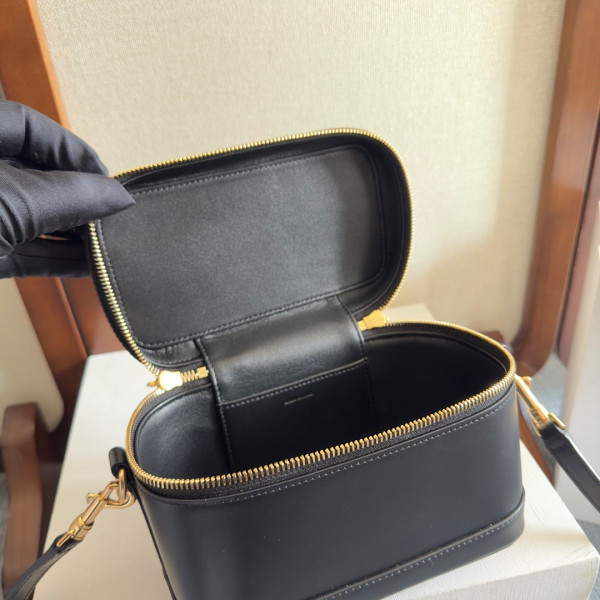CELIN* VANITY - 18x12x18cm [119463] CELINE CHANEL ACCESSORIES LOEWE SHOES LOUIS VUITTON DIRO YSL OTHER BRAND HANDBAGS BALENCIAGA BOTTEGA VENETA GOYARD HERMES BURBERRY VALENTINO GUCCI FENDI MIUMIU CHLOE PRADA BVLGARI SUITCASE NEW ARRIVAL 