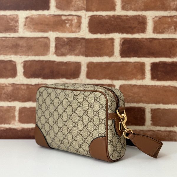 Gucci GG Emblem small crossbody bag [821155啡棕] CELINE CHANEL ACCESSORIES LOEWE SHOES LOUIS VUITTON DIRO YSL OTHER BRAND HANDBAGS BALENCIAGA BOTTEGA VENETA GOYARD HERMES BURBERRY VALENTINO GUCCI FENDI MIUMIU CHLOE PRADA BVLGARI SUITCASE NEW ARRIVAL 