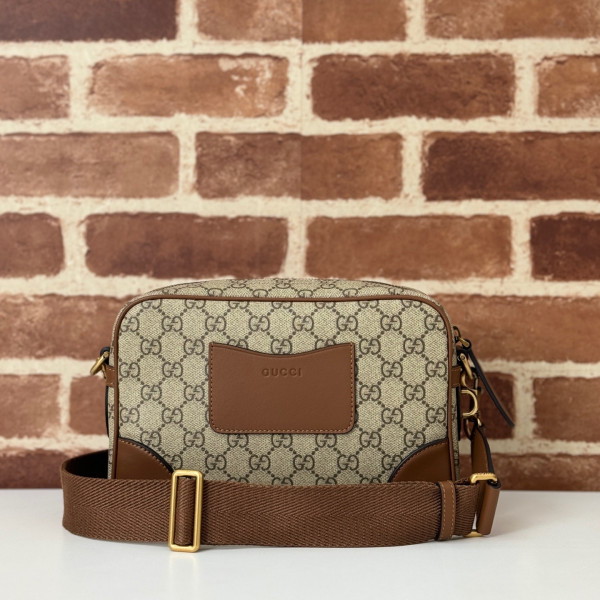 Gucci GG Emblem small crossbody bag [821155啡棕] CELINE CHANEL ACCESSORIES LOEWE SHOES LOUIS VUITTON DIRO YSL OTHER BRAND HANDBAGS BALENCIAGA BOTTEGA VENETA GOYARD HERMES BURBERRY VALENTINO GUCCI FENDI MIUMIU CHLOE PRADA BVLGARI SUITCASE NEW ARRIVAL 