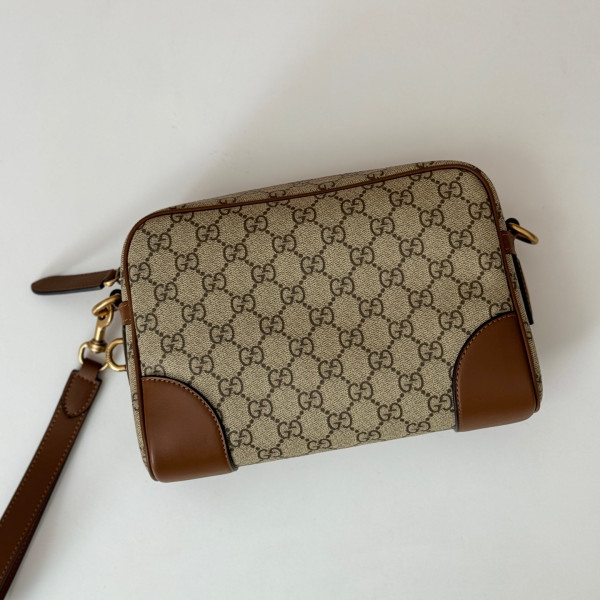Gucci GG Emblem small crossbody bag [821155啡棕] CELINE CHANEL ACCESSORIES LOEWE SHOES LOUIS VUITTON DIRO YSL OTHER BRAND HANDBAGS BALENCIAGA BOTTEGA VENETA GOYARD HERMES BURBERRY VALENTINO GUCCI FENDI MIUMIU CHLOE PRADA BVLGARI SUITCASE NEW ARRIVAL 