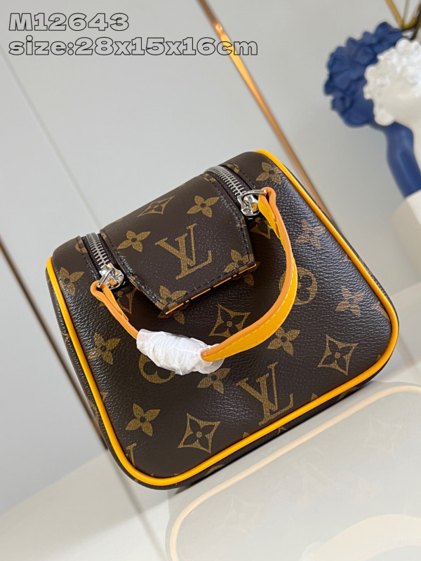LOUIS VUITTON DOPP KIT-28*15*16.5cm [M12643黄] CELINE CHANEL ACCESSORIES LOEWE SHOES LOUIS VUITTON DIRO YSL OTHER BRAND HANDBAGS BALENCIAGA BOTTEGA VENETA GOYARD HERMES BURBERRY VALENTINO GUCCI FENDI MIUMIU CHLOE PRADA BVLGARI SUITCASE NEW ARRIVAL 