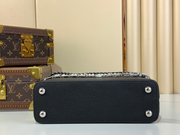 LOUIS VUITTON CAPUCINES BB-27*18*9CM [m11908 黑色（珍珠链条）] CELINE CHANEL ACCESSORIES LOEWE SHOES LOUIS VUITTON DIRO YSL OTHER BRAND HANDBAGS BALENCIAGA BOTTEGA VENETA GOYARD HERMES BURBERRY VALENTINO GUCCI FENDI MIUMIU CHLOE PRADA BVLGARI SUITCASE NEW ARRIVAL 