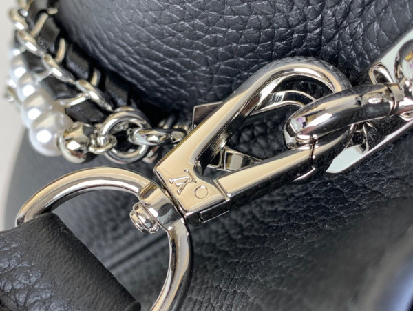 LOUIS VUITTON CAPUCINES BB-27*18*9CM [m11908 黑色（珍珠链条）] CELINE CHANEL ACCESSORIES LOEWE SHOES LOUIS VUITTON DIRO YSL OTHER BRAND HANDBAGS BALENCIAGA BOTTEGA VENETA GOYARD HERMES BURBERRY VALENTINO GUCCI FENDI MIUMIU CHLOE PRADA BVLGARI SUITCASE NEW ARRIVAL 