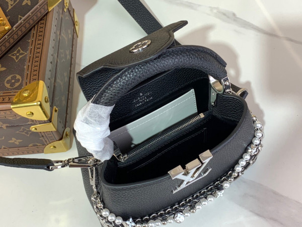 LOUIS VUITTON CAPUCINES MINI-21*14*8CM [m11908 黑色] CELINE CHANEL ACCESSORIES LOEWE SHOES LOUIS VUITTON DIRO YSL OTHER BRAND HANDBAGS BALENCIAGA BOTTEGA VENETA GOYARD HERMES BURBERRY VALENTINO GUCCI FENDI MIUMIU CHLOE PRADA BVLGARI SUITCASE NEW ARRIVAL 