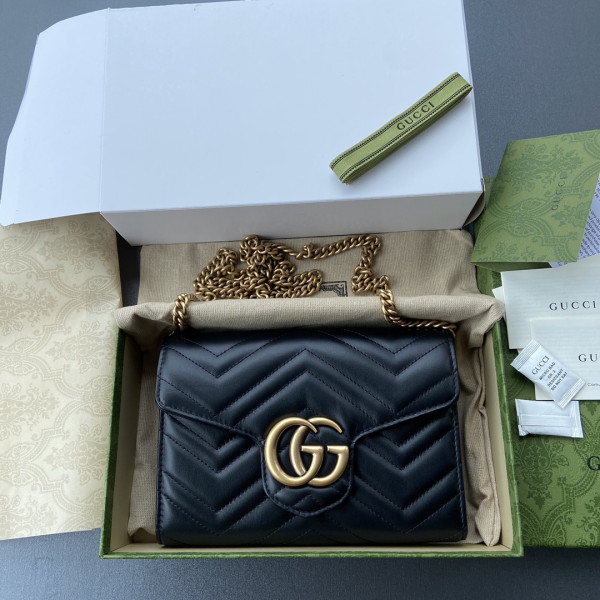 (image for) Gucci GG Marmont super mini bag