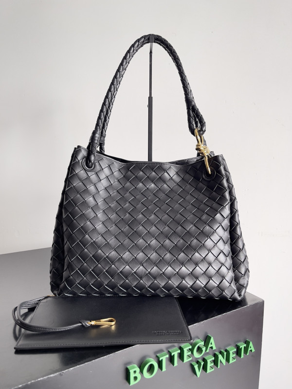 Bottega Veneta Andiamo Parachute Large shoulder bag (image for) Bottega Veneta Andiamo Parachute Large shoulder bag