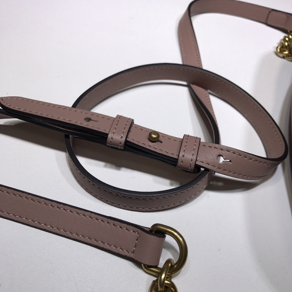 Gucci GG Marmont small shoulder bag [447632裸粉] CELINE CHANEL ACCESSORIES LOEWE SHOES LOUIS VUITTON DIRO YSL OTHER BRAND HANDBAGS BALENCIAGA BOTTEGA VENETA GOYARD HERMES BURBERRY VALENTINO GUCCI FENDI MIUMIU CHLOE PRADA BVLGARI SUITCASE NEW ARRIVAL 