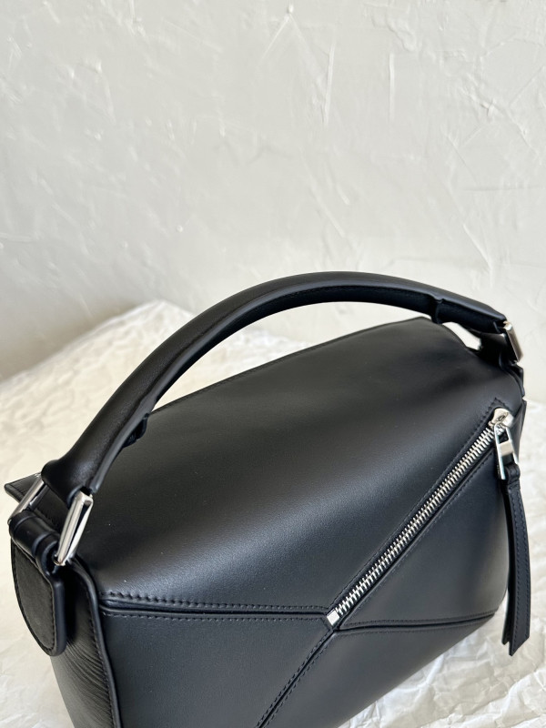 Lowee Small Puzzle Bumbag-24*16*10cm [C1U57-070231] CELINE CHANEL ACCESSORIES LOEWE SHOES LOUIS VUITTON DIRO YSL OTHER BRAND HANDBAGS BALENCIAGA BOTTEGA VENETA GOYARD HERMES BURBERRY VALENTINO GUCCI FENDI MIUMIU CHLOE PRADA BVLGARI SUITCASE NEW ARRIVAL 