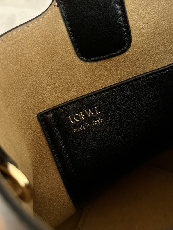 Lowee Mini Pebble Bucket bag-19.5*16*16CM [C1U57-034632] CELINE CHANEL ACCESSORIES LOEWE SHOES LOUIS VUITTON DIRO YSL OTHER BRAND HANDBAGS BALENCIAGA BOTTEGA VENETA GOYARD HERMES BURBERRY VALENTINO GUCCI FENDI MIUMIU CHLOE PRADA BVLGARI SUITCASE NEW ARRIVAL 