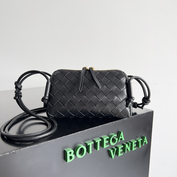 (image for) Bottega Veneta Intrecciato Concert Pouch