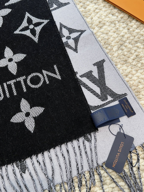 LOUIS VUITTON SCARF [C1U2U-062015] CELINE CHANEL ACCESSORIES LOEWE SHOES LOUIS VUITTON DIRO YSL OTHER BRAND HANDBAGS BALENCIAGA BOTTEGA VENETA GOYARD HERMES BURBERRY VALENTINO GUCCI FENDI MIUMIU CHLOE PRADA BVLGARI SUITCASE NEW ARRIVAL 