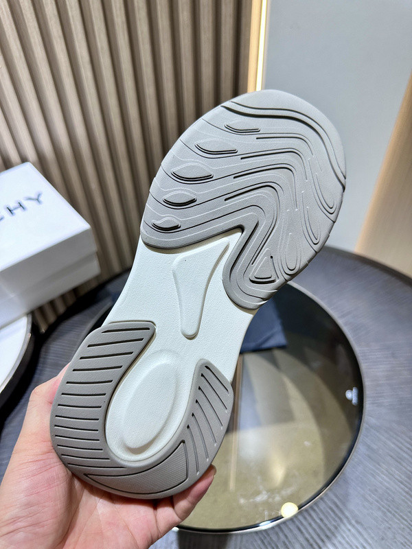 Gienvchy Men Sneakers [C1U2T-081230] CELINE CHANEL ACCESSORIES LOEWE SHOES LOUIS VUITTON DIRO YSL OTHER BRAND HANDBAGS BALENCIAGA BOTTEGA VENETA GOYARD HERMES BURBERRY VALENTINO GUCCI FENDI MIUMIU CHLOE PRADA BVLGARI SUITCASE NEW ARRIVAL 
