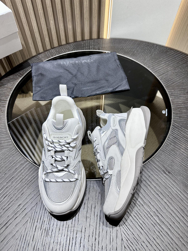 Gienvchy Men Sneakers [C1U2T-081230] CELINE CHANEL ACCESSORIES LOEWE SHOES LOUIS VUITTON DIRO YSL OTHER BRAND HANDBAGS BALENCIAGA BOTTEGA VENETA GOYARD HERMES BURBERRY VALENTINO GUCCI FENDI MIUMIU CHLOE PRADA BVLGARI SUITCASE NEW ARRIVAL 