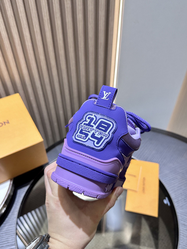 LOUIS VUITTON SNEAKERS [C1U2T-080130] CELINE CHANEL ACCESSORIES LOEWE SHOES LOUIS VUITTON DIRO YSL OTHER BRAND HANDBAGS BALENCIAGA BOTTEGA VENETA GOYARD HERMES BURBERRY VALENTINO GUCCI FENDI MIUMIU CHLOE PRADA BVLGARI SUITCASE NEW ARRIVAL 