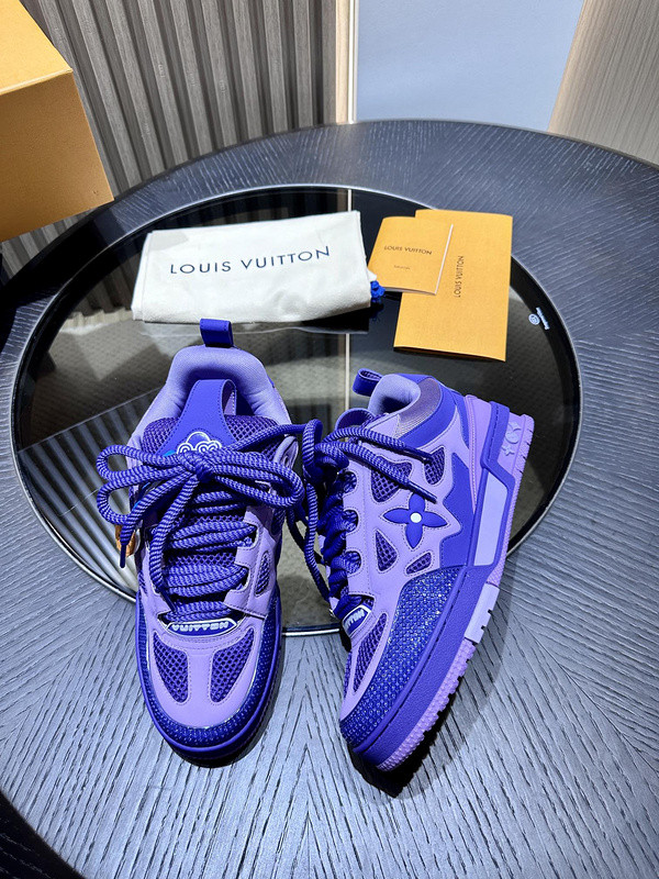 LOUIS VUITTON SNEAKERS [C1U2T-080130] CELINE CHANEL ACCESSORIES LOEWE SHOES LOUIS VUITTON DIRO YSL OTHER BRAND HANDBAGS BALENCIAGA BOTTEGA VENETA GOYARD HERMES BURBERRY VALENTINO GUCCI FENDI MIUMIU CHLOE PRADA BVLGARI SUITCASE NEW ARRIVAL 