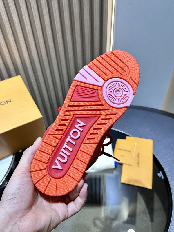 LOUIS VUITTON SNEAKERS [C1U2T-075943] CELINE CHANEL ACCESSORIES LOEWE SHOES LOUIS VUITTON DIRO YSL OTHER BRAND HANDBAGS BALENCIAGA BOTTEGA VENETA GOYARD HERMES BURBERRY VALENTINO GUCCI FENDI MIUMIU CHLOE PRADA BVLGARI SUITCASE NEW ARRIVAL 