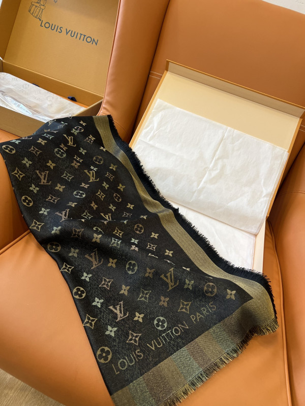LOUIS VUITTON SCARF [M71548 彩咖色金丝] CELINE CHANEL ACCESSORIES LOEWE SHOES LOUIS VUITTON DIRO YSL OTHER BRAND HANDBAGS BALENCIAGA BOTTEGA VENETA GOYARD HERMES BURBERRY VALENTINO GUCCI FENDI MIUMIU CHLOE PRADA BVLGARI SUITCASE NEW ARRIVAL 