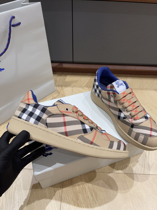 BUBERRY SNEAKER [C1U2P-080743] CELINE CHANEL ACCESSORIES LOEWE SHOES LOUIS VUITTON DIRO YSL OTHER BRAND HANDBAGS BALENCIAGA BOTTEGA VENETA GOYARD HERMES BURBERRY VALENTINO GUCCI FENDI MIUMIU CHLOE PRADA BVLGARI SUITCASE NEW ARRIVAL 