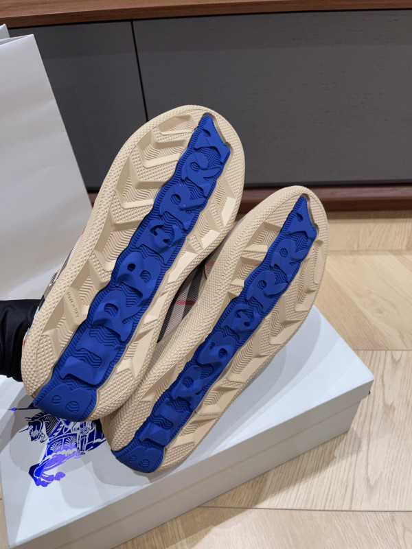 BUBERRY SNEAKER [C1U2P-080743] CELINE CHANEL ACCESSORIES LOEWE SHOES LOUIS VUITTON DIRO YSL OTHER BRAND HANDBAGS BALENCIAGA BOTTEGA VENETA GOYARD HERMES BURBERRY VALENTINO GUCCI FENDI MIUMIU CHLOE PRADA BVLGARI SUITCASE NEW ARRIVAL 