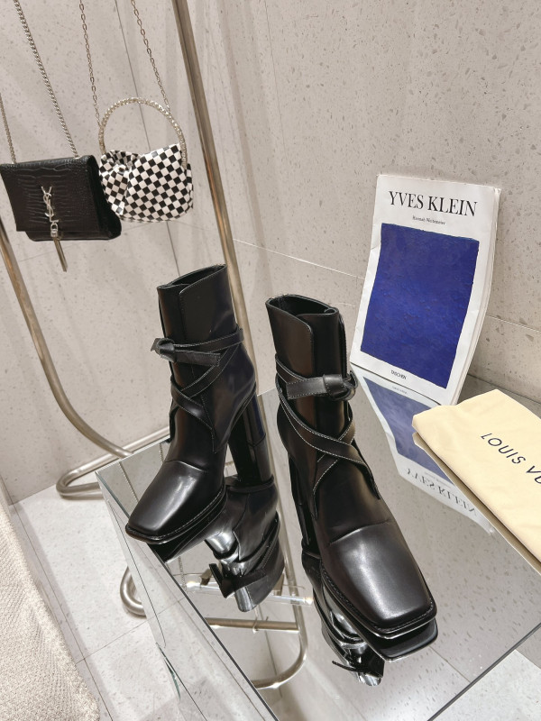 LOUIS VUITTON BOOTS [C1U2P-074942] CELINE CHANEL ACCESSORIES LOEWE SHOES LOUIS VUITTON DIRO YSL OTHER BRAND HANDBAGS BALENCIAGA BOTTEGA VENETA GOYARD HERMES BURBERRY VALENTINO GUCCI FENDI MIUMIU CHLOE PRADA BVLGARI SUITCASE NEW ARRIVAL 