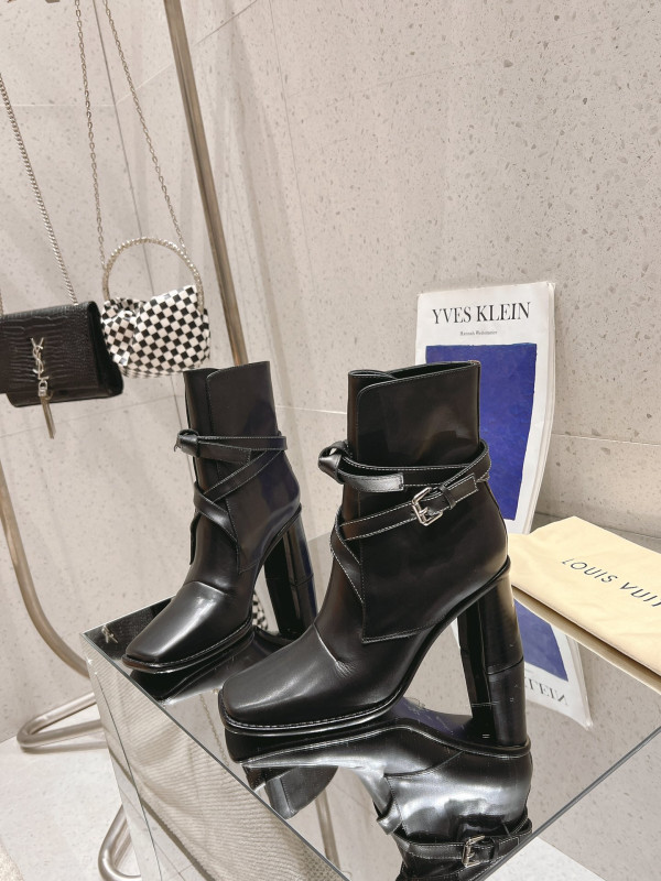 LOUIS VUITTON BOOTS [C1U2P-074942] CELINE CHANEL ACCESSORIES LOEWE SHOES LOUIS VUITTON DIRO YSL OTHER BRAND HANDBAGS BALENCIAGA BOTTEGA VENETA GOYARD HERMES BURBERRY VALENTINO GUCCI FENDI MIUMIU CHLOE PRADA BVLGARI SUITCASE NEW ARRIVAL 