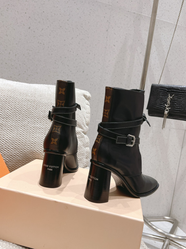 LOUIS VUITTON BOOTS [C1U2P-074942] CELINE CHANEL ACCESSORIES LOEWE SHOES LOUIS VUITTON DIRO YSL OTHER BRAND HANDBAGS BALENCIAGA BOTTEGA VENETA GOYARD HERMES BURBERRY VALENTINO GUCCI FENDI MIUMIU CHLOE PRADA BVLGARI SUITCASE NEW ARRIVAL 
