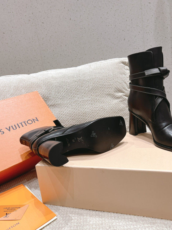 LOUIS VUITTON BOOTS [C1U2P-074942] CELINE CHANEL ACCESSORIES LOEWE SHOES LOUIS VUITTON DIRO YSL OTHER BRAND HANDBAGS BALENCIAGA BOTTEGA VENETA GOYARD HERMES BURBERRY VALENTINO GUCCI FENDI MIUMIU CHLOE PRADA BVLGARI SUITCASE NEW ARRIVAL 