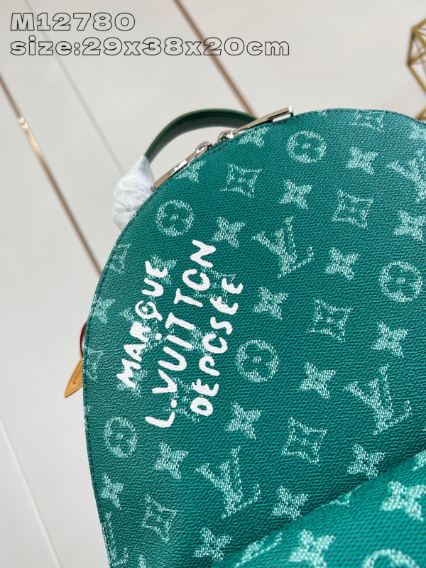 Louis Vuitton Discovery Backpack PM-29*38*20CM [M12780绿] CELINE CHANEL ACCESSORIES LOEWE SHOES LOUIS VUITTON DIRO YSL OTHER BRAND HANDBAGS BALENCIAGA BOTTEGA VENETA GOYARD HERMES BURBERRY VALENTINO GUCCI FENDI MIUMIU CHLOE PRADA BVLGARI SUITCASE NEW ARRIVAL 