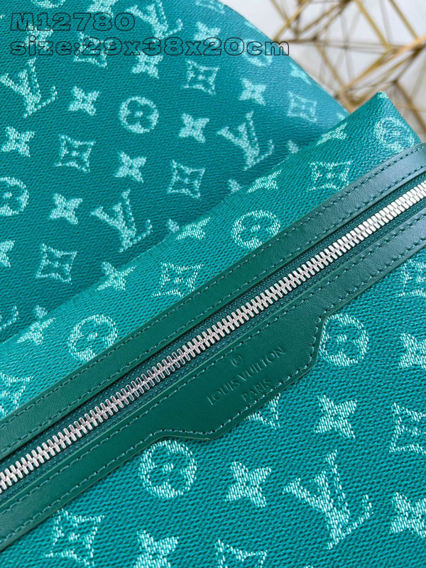 Louis Vuitton Discovery Backpack PM-29*38*20CM [M12780绿] CELINE CHANEL ACCESSORIES LOEWE SHOES LOUIS VUITTON DIRO YSL OTHER BRAND HANDBAGS BALENCIAGA BOTTEGA VENETA GOYARD HERMES BURBERRY VALENTINO GUCCI FENDI MIUMIU CHLOE PRADA BVLGARI SUITCASE NEW ARRIVAL 
