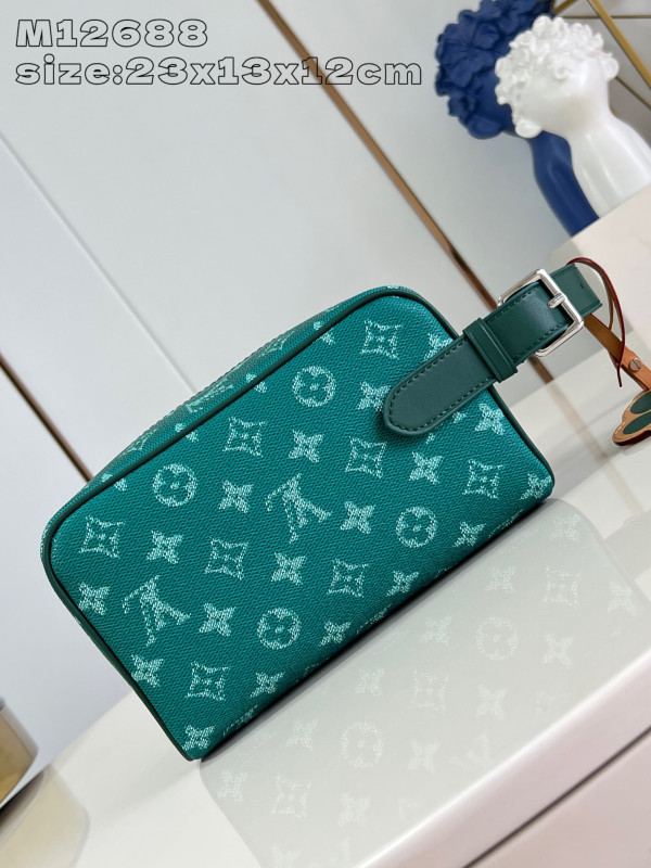 LOUIS VUITTON LOCKER DOPP KIT bag-23*13*12CM [M12688] CELINE CHANEL ACCESSORIES LOEWE SHOES LOUIS VUITTON DIRO YSL OTHER BRAND HANDBAGS BALENCIAGA BOTTEGA VENETA GOYARD HERMES BURBERRY VALENTINO GUCCI FENDI MIUMIU CHLOE PRADA BVLGARI SUITCASE NEW ARRIVAL 
