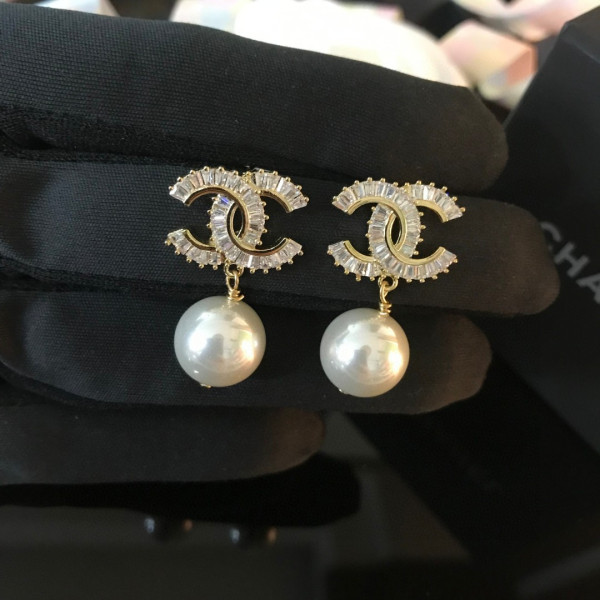 (image for) CL EARRINGS