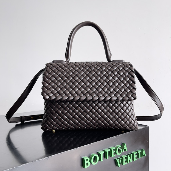 (image for) BOTTEGA VENETA Patti Top Handle Bag