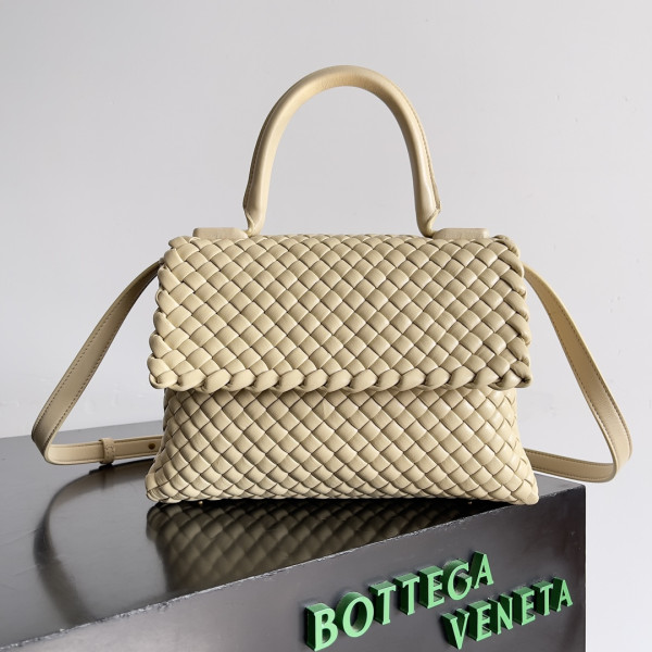 (image for) BOTTEGA VENETA Patti Top Handle Bag